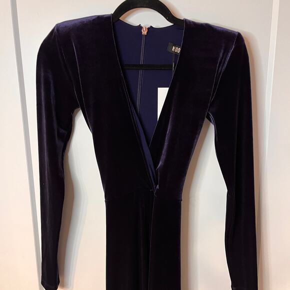 NWT Nookie Women's Navy Blue V-neckline Vamp Velvet Jumpsuit Size XS - Picture 6 of 11